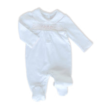 Cargar imagen en el visor de la galería, Enterito Ariel blanco con Smock rosado