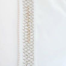 Load image into Gallery viewer, Manta blanca Ariel